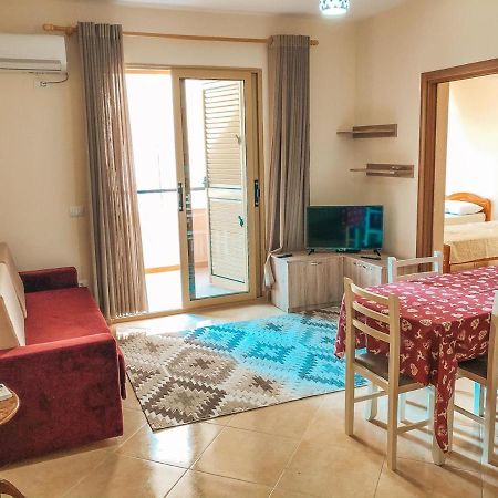 Mimi'S Beach Apartment Влёра Экстерьер фото